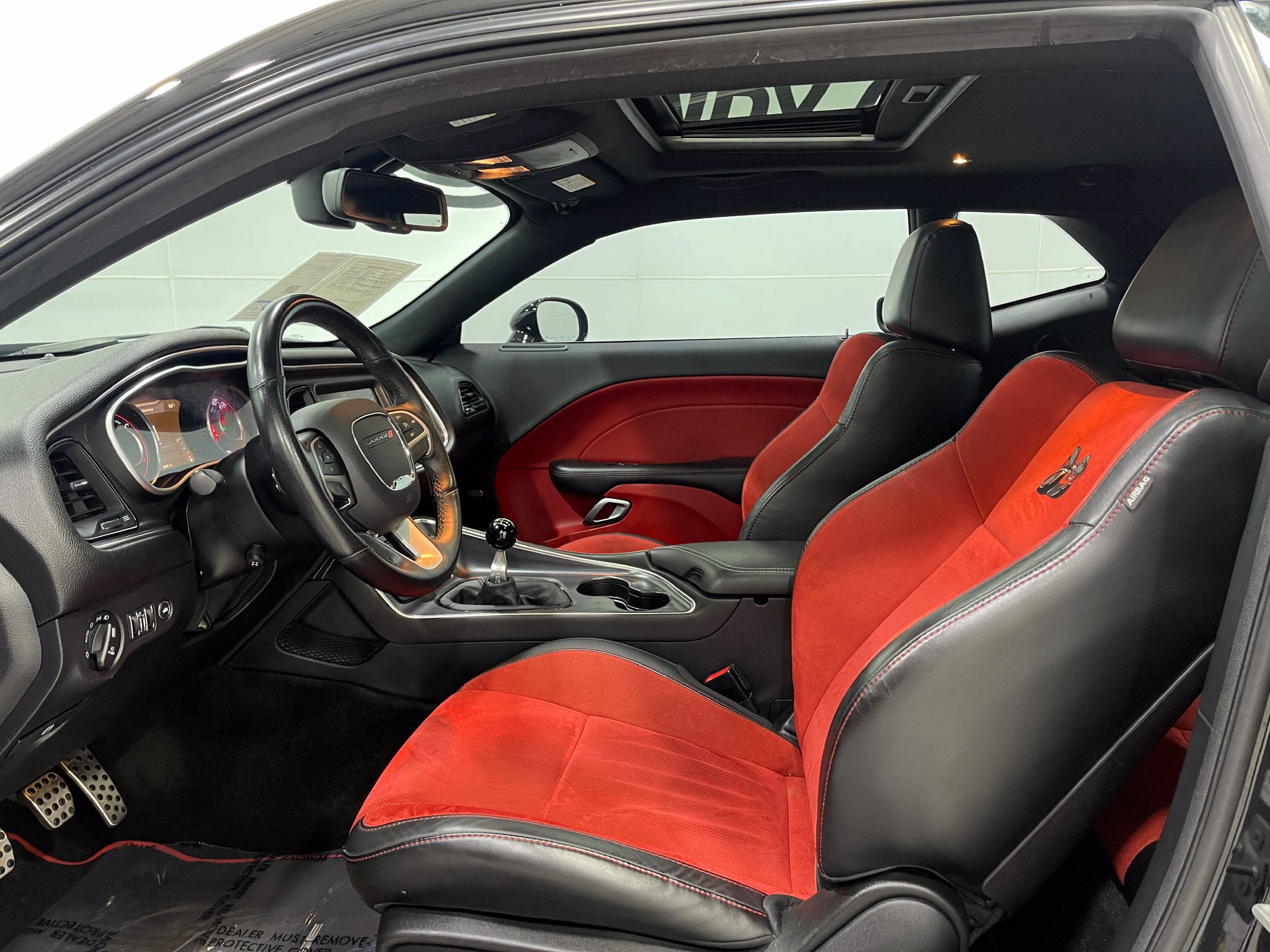Used 2016 Dodge Challenger R/T Scat Pack w/ Leather Interior Group RWD image 12