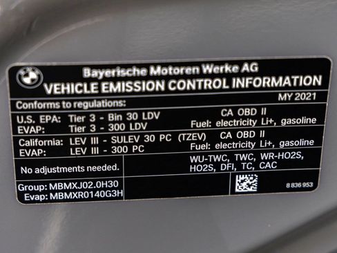Used 2021 BMW 530e w/ Premium Package RWD image 35
