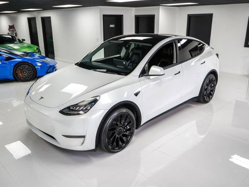 Used 2020 Tesla Model Y Long Range AWD/4WD image 2