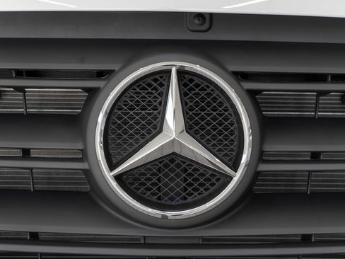 Used 2025 Mercedes-Benz Sprinter 2500 image 5