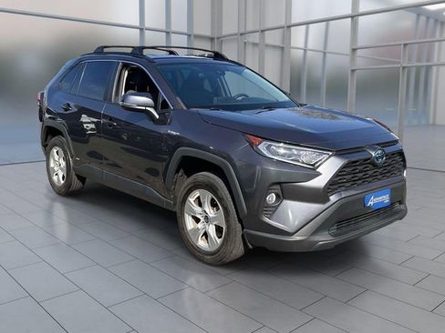 Used 2021 Toyota RAV4 XLE AWD/4WD image 1