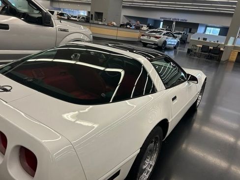 Used 1991 Chevrolet Corvette Coupe RWD image 7