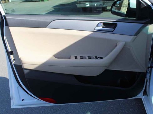 Used 2017 Hyundai Sonata SE image 10