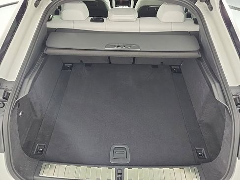 New 2026 BMW X6 xDrive40i w/ Climate Comfort Package image 23