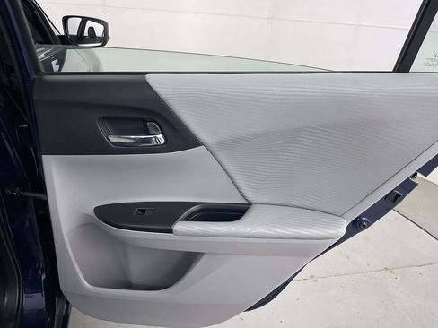 Used 2015 Honda Accord LX image 21