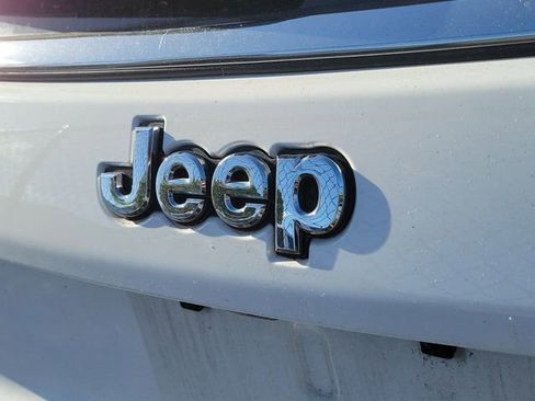 Used 2022 Jeep Compass Latitude AWD/4WD image 5