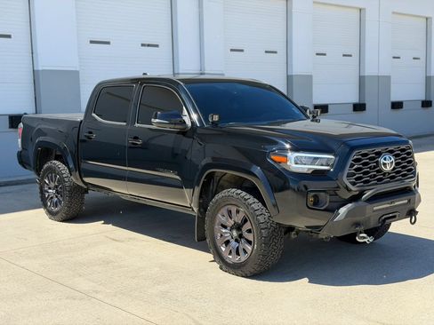 Used 2021 Toyota Tacoma Limited w/ Nightshade Package AWD/4WD image 8