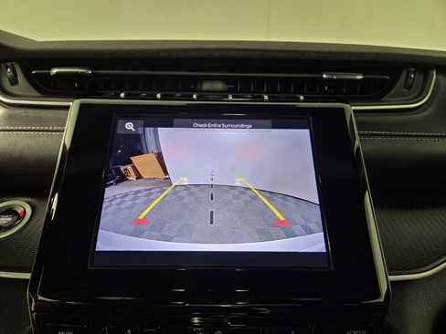 Certified 2025 Jeep Grand Cherokee Altitude image 19