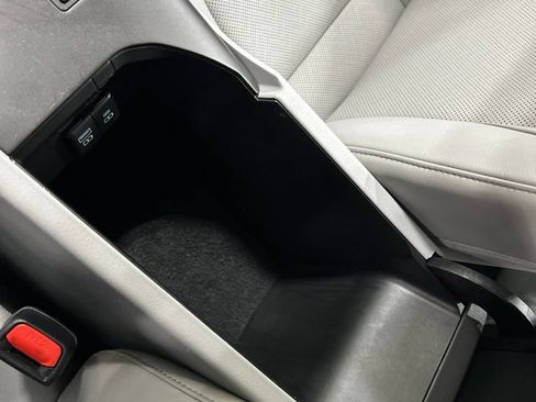 Used 2021 Toyota Camry XLE w/ Navigation Package FWD image 25