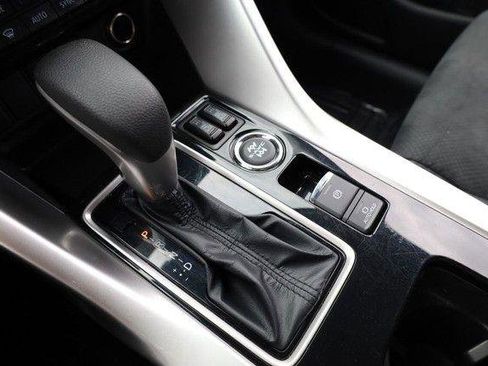 Used 2025 Mitsubishi Eclipse Cross SE AWD/4WD image 17