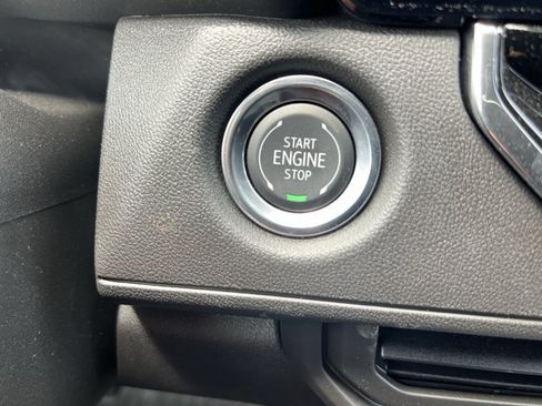Used 2025 Chevrolet Colorado Trail Boss AWD/4WD image 17