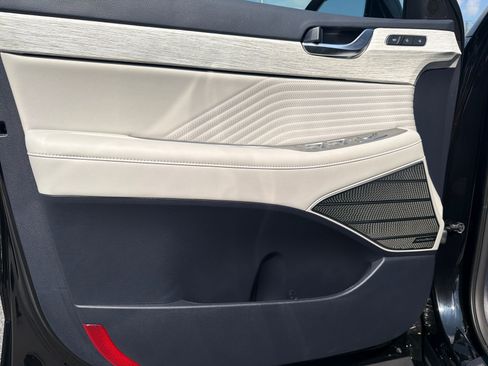 Certified 2025 Hyundai Palisade Calligraphy FWD image 10