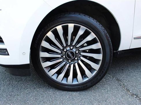 Used 2018 Lincoln Navigator Reserve w/ Technology Package AWD/4WD image 9