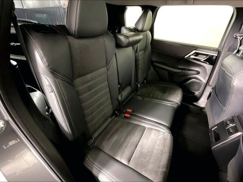 Used 2024 Mitsubishi Outlander SE FWD image 37