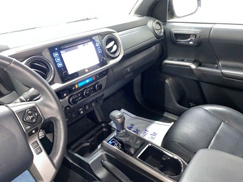 Used 2018 Toyota Tacoma Limited w/ Four Season Floor Mat Package image 20