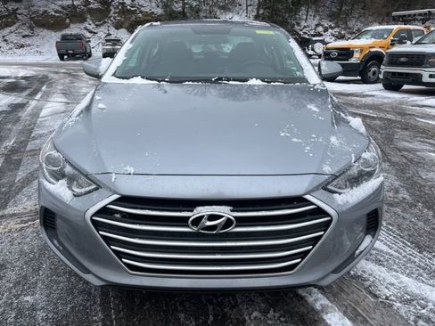 Used 2017 Hyundai Elantra SE image 11