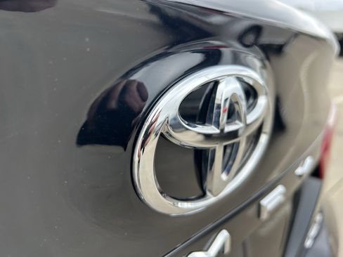 Certified 2022 Toyota Camry XLE FWD image 7
