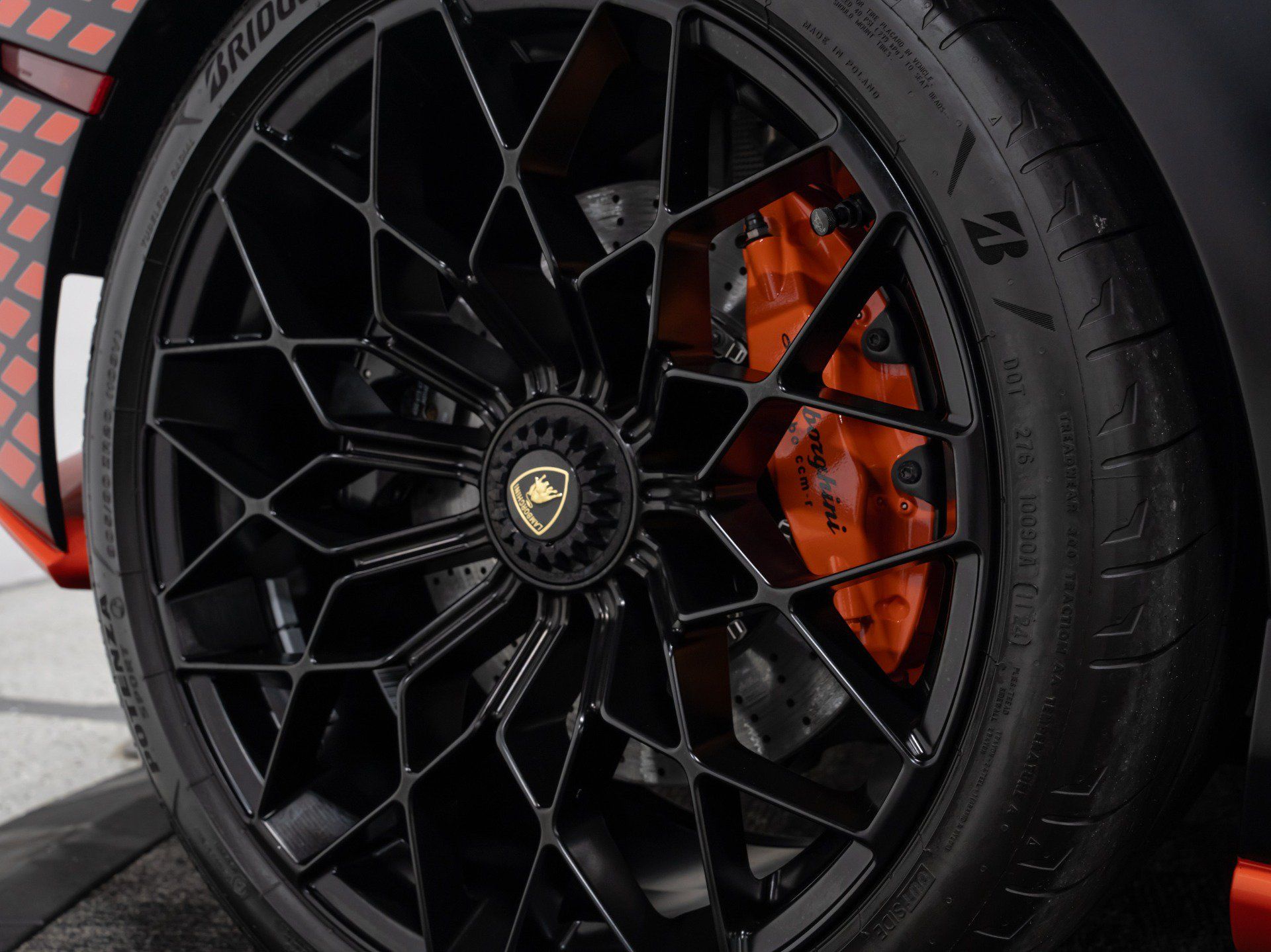 Used 2024 Lamborghini Huracan STO RWD image 28