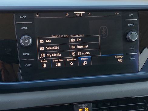 Used 2022 Volkswagen Taos SE image 22