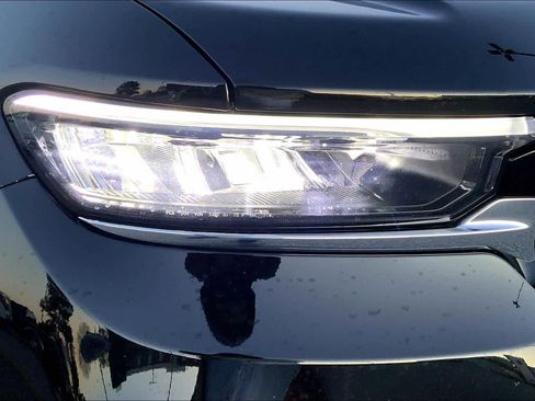 Used 2023 Jeep Grand Cherokee L Overland w/ Advanced Protech Group III image 26