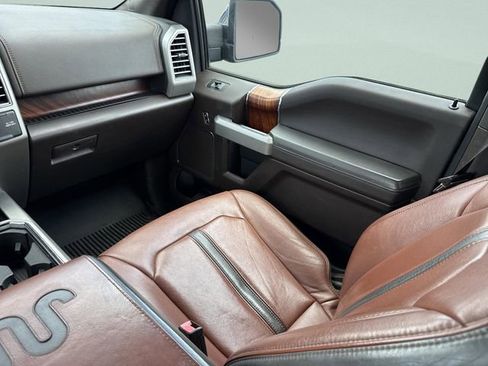 Used 2018 Ford F150 King Ranch w/ Equipment Group 601A Luxury AWD/4WD image 23