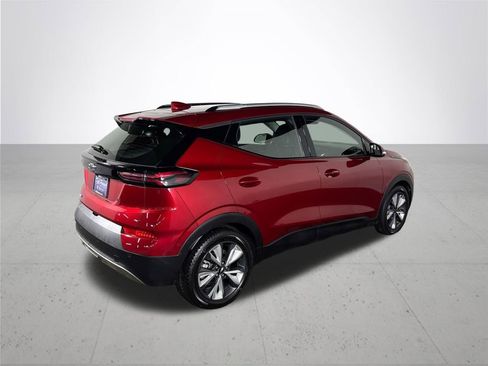 Used 2023 Chevrolet Bolt EUV LT w/ Convenience Package image 6