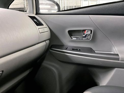 Used 2015 Toyota Prius V Four image 30