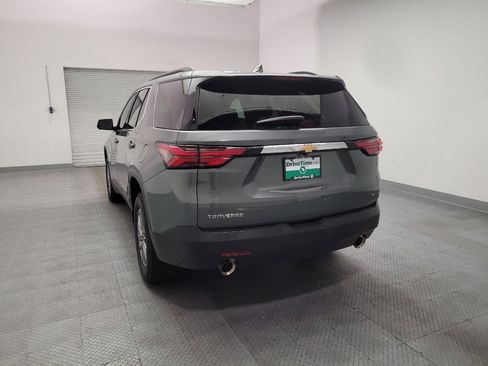 Used 2022 Chevrolet Traverse LT FWD image 6
