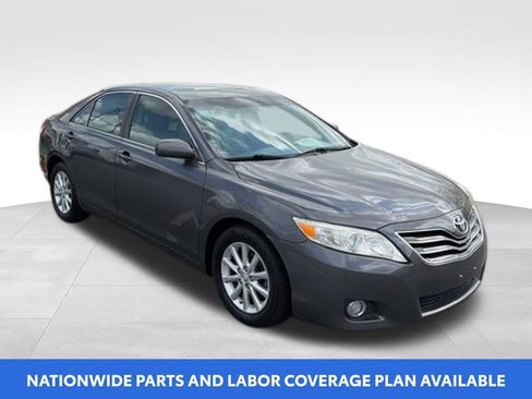 Used 2011 Toyota Camry XLE w/ XLE Extra-Value Pkg #2 FWD image 2