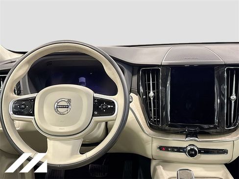 Used 2022 Volvo XC60 B6 Inscription w/ Advanced Package image 25