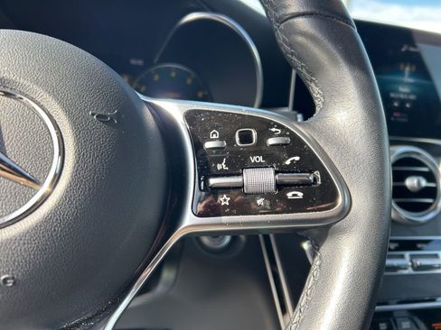 Used 2022 Mercedes-Benz GLC 300 w/ Premium Package Lite image 9