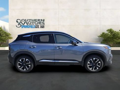 Used 2025 Nissan Kicks SR AWD/4WD image 6