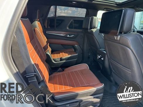 Used 2023 GMC Yukon Denali Ultimate AWD/4WD image 10