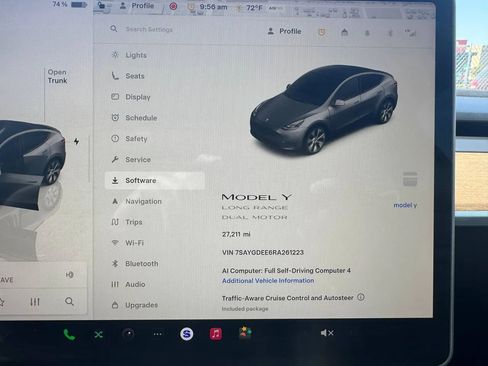 Used 2024 Tesla Model Y Long Range AWD/4WD image 22