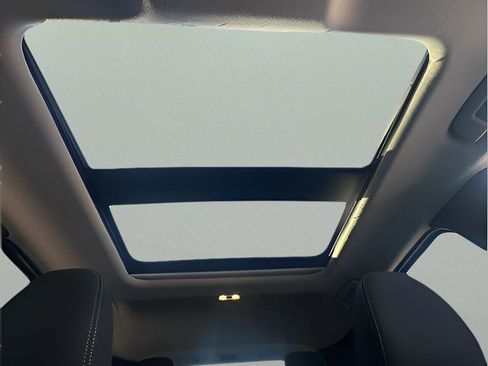 Used 2026 Nissan Kicks SV w/ SV Premium Package AWD/4WD image 33