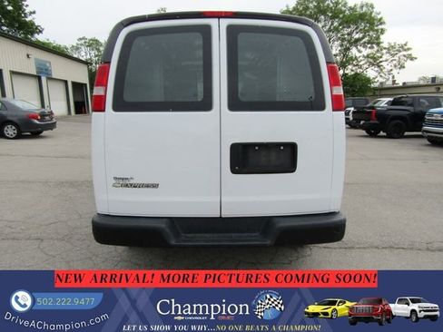 Used 2017 Chevrolet Express 2500 RWD image 5