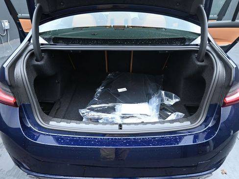 New 2026 BMW 330i Sedan w/ Convenience Package image 27