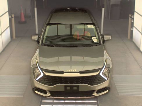 Used 2023 Kia Sportage LX FWD image 8