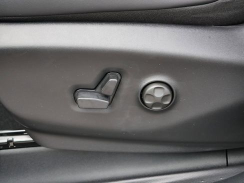 New 2026 Chrysler Pacifica Select AWD/4WD image 6