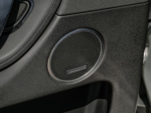 Used 2020 Land Rover Discovery Sport SE image 46