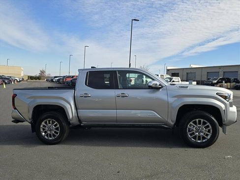 Used 2025 Toyota Tacoma Limited image 2