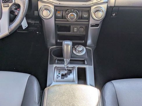 Used 2016 Toyota 4Runner SR5 Premium image 18