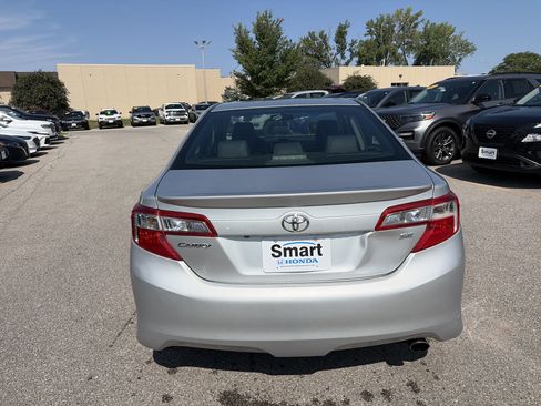 Used 2014 Toyota Camry SE FWD image 9