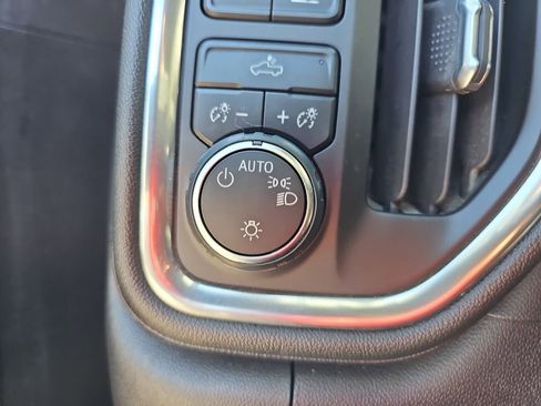 Used 2020 Chevrolet Silverado 1500 LT AWD/4WD image 28