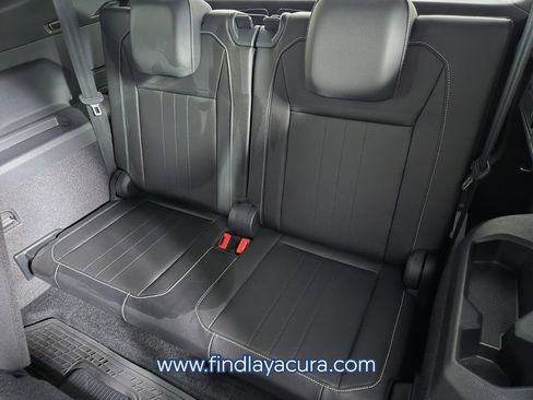 Used 2023 Volkswagen Tiguan SE R-Line image 14