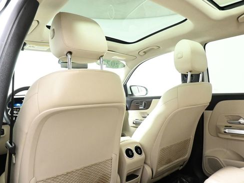 Certified 2022 Mercedes-Benz GLB 250 4MATIC image 30