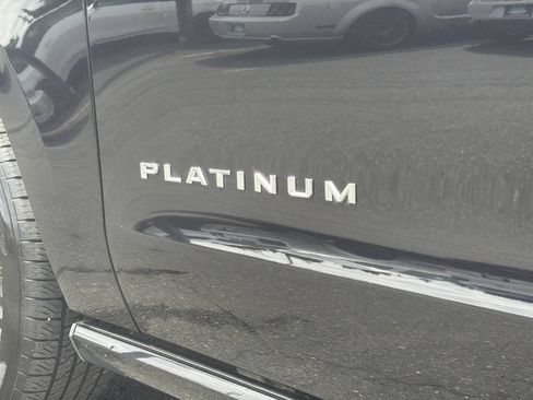 Used 2025 Ford Expedition Max Platinum AWD/4WD image 4