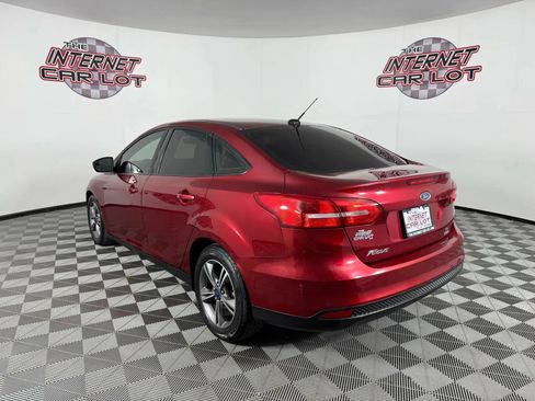 Used 2017 Ford Focus SE FWD image 5