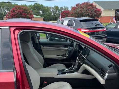 Used 2018 Honda Accord LX image 13