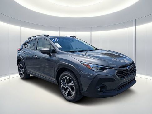 Used 2025 Subaru Crosstrek 2.5i Premium AWD/4WD image 1